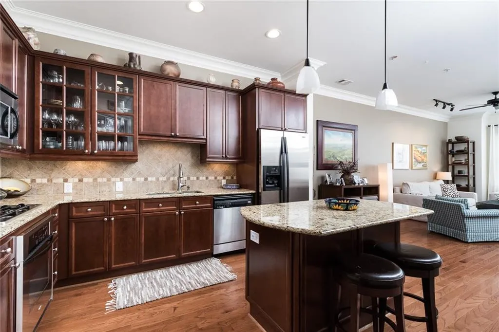 3635 E Paces Circle Ne Unit 1310, Atlanta, Georgia 30326, 1 Bedroom Bedrooms, ,1 BathroomBathrooms,Residential,Sold,3635 E Paces Circle Ne Unit 1310,5931757
