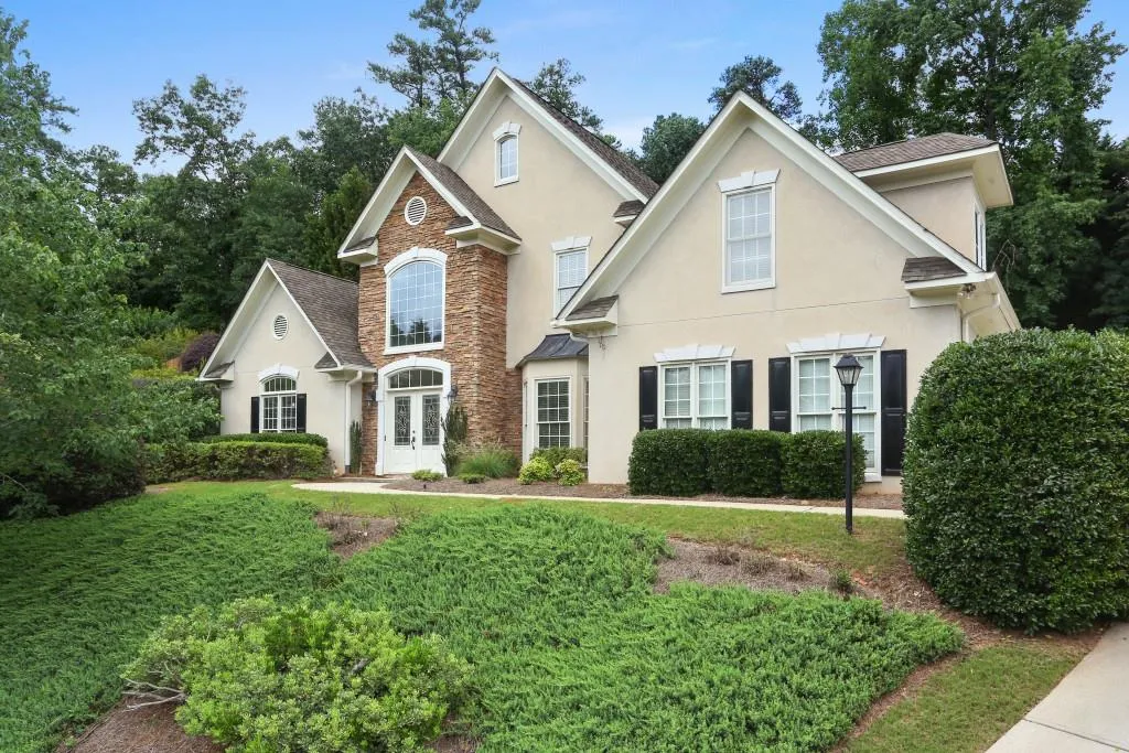 805 Spalding Heights Drive, Sandy Springs, Georgia 30350, 4 Bedrooms Bedrooms, ,3 BathroomsBathrooms,Residential,Sold,805 Spalding Heights Drive,5875140