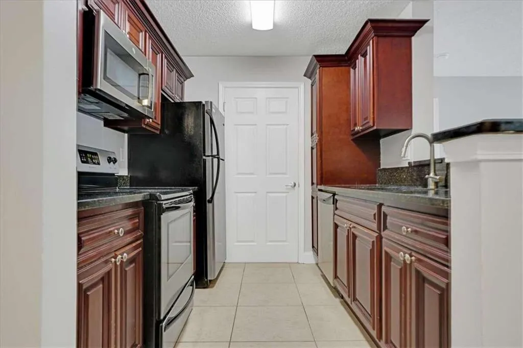 6103 Santa Fe Parkway, Sandy Springs, Georgia 30350, 2 Bedrooms Bedrooms, ,2 BathroomsBathrooms,Residential,Sold,6103 Santa Fe Parkway,7369213