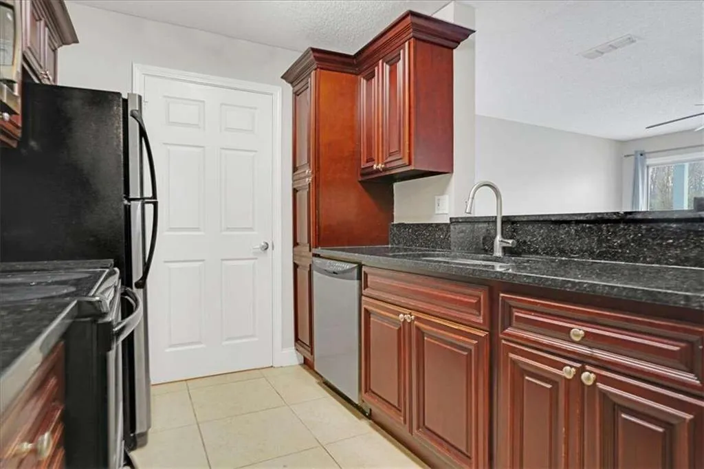 6103 Santa Fe Parkway, Sandy Springs, Georgia 30350, 2 Bedrooms Bedrooms, ,2 BathroomsBathrooms,Residential,Sold,6103 Santa Fe Parkway,7369213