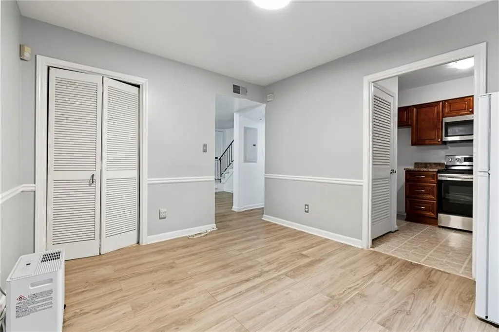 45 Glenald Way Nw, Atlanta, Georgia 30327, 2 Bedrooms Bedrooms, ,1 BathroomBathrooms,Residential,For Sale,45 Glenald Way Nw,7623257