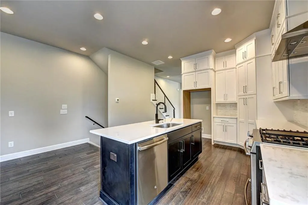 4337 Parkside Place Unit 10, Sandy Springs, Georgia 30342, 3 Bedrooms Bedrooms, ,3 BathroomsBathrooms,Residential,Sold,4337 Parkside Place Unit 10,6114593