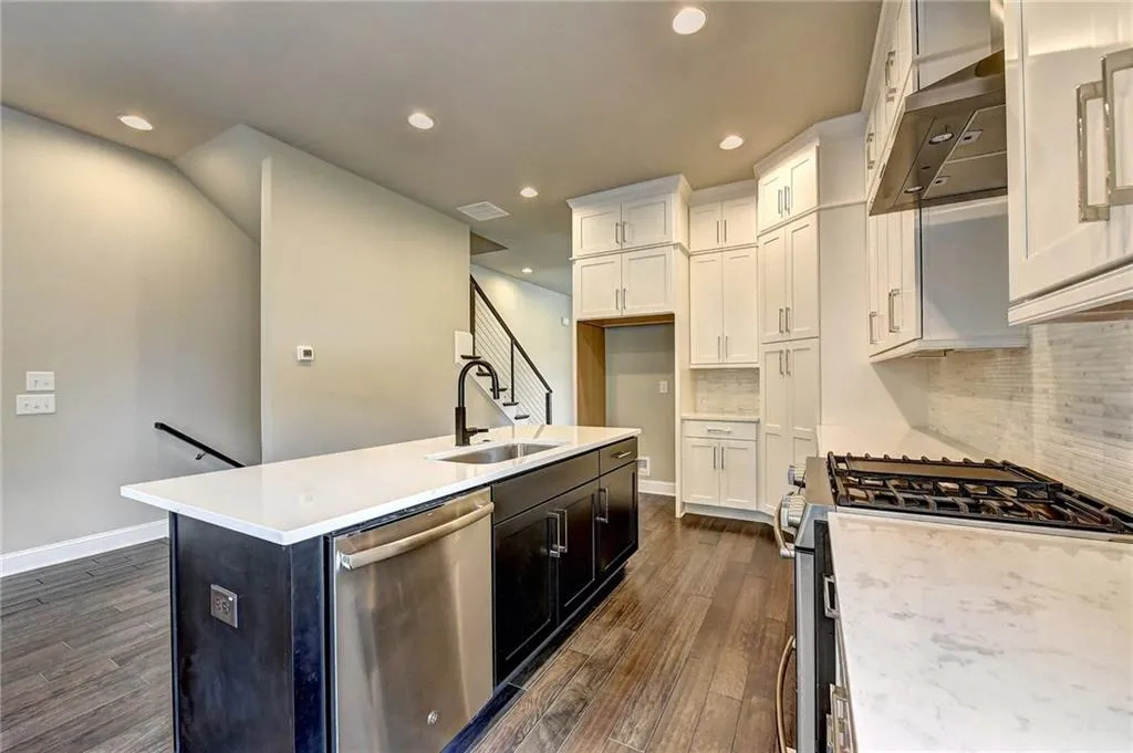 4337 Parkside Place Unit 10, Sandy Springs, Georgia 30342, 3 Bedrooms Bedrooms, ,3 BathroomsBathrooms,Residential,Sold,4337 Parkside Place Unit 10,6114593