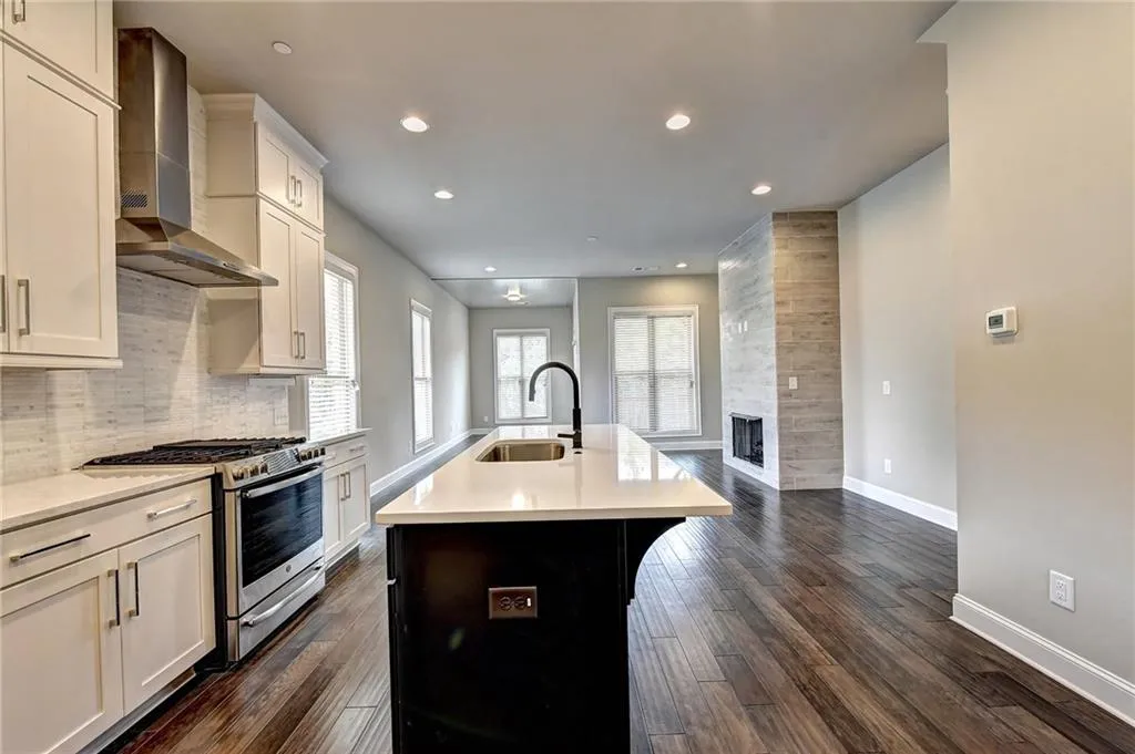 4337 Parkside Place Unit 10, Sandy Springs, Georgia 30342, 3 Bedrooms Bedrooms, ,3 BathroomsBathrooms,Residential,Sold,4337 Parkside Place Unit 10,6114593