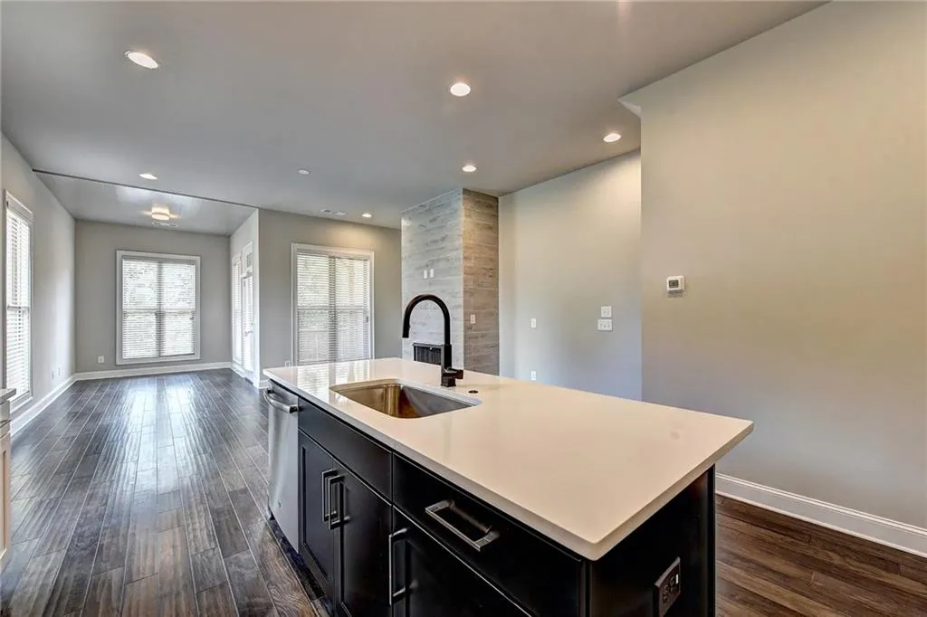 4337 Parkside Place Unit 10, Sandy Springs, Georgia 30342, 3 Bedrooms Bedrooms, ,3 BathroomsBathrooms,Residential,Sold,4337 Parkside Place Unit 10,6114593