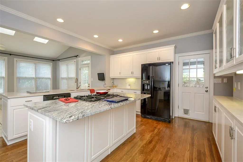 7670 Blandford Place, Sandy Springs, Georgia 30350, 5 Bedrooms Bedrooms, ,4 BathroomsBathrooms,Residential,Sold,7670 Blandford Place,6106140