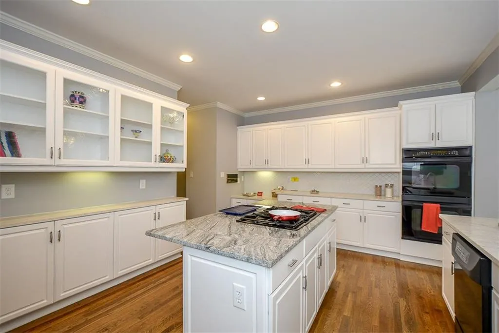 7670 Blandford Place, Sandy Springs, Georgia 30350, 5 Bedrooms Bedrooms, ,4 BathroomsBathrooms,Residential,Sold,7670 Blandford Place,6106140