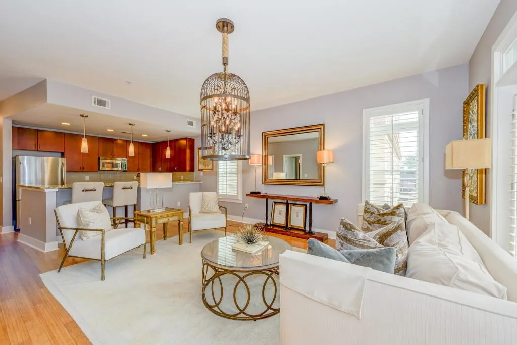 3655 Peachtree Road Ne Unit 302, Atlanta, Georgia 30319, 2 Bedrooms Bedrooms, ,2 BathroomsBathrooms,Residential,Sold,3655 Peachtree Road Ne Unit 302,5967670