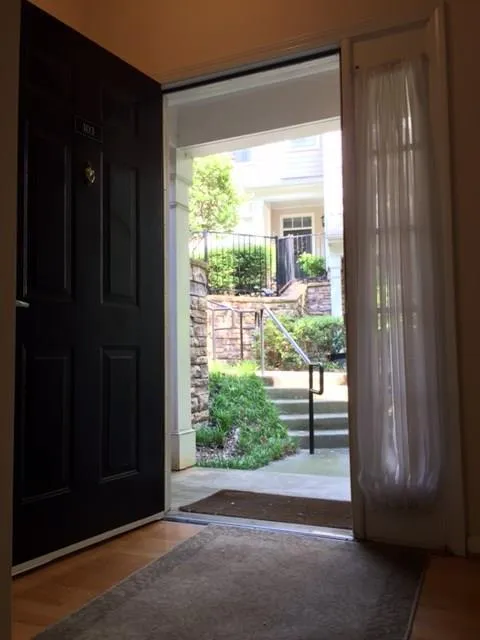2400 Cumberland Parkway Unit 103, Atlanta, Georgia 30309, 2 Bedrooms Bedrooms, ,2 BathroomsBathrooms,Residential,Sold,2400 Cumberland Parkway Unit 103,6059899