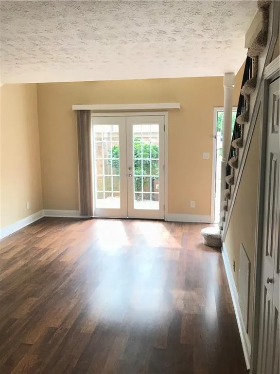 6980 Roswell Road Ne Unit I6, Atlanta, Georgia 30328, 1 Bedroom Bedrooms, ,1 BathroomBathrooms,Residential,Sold,6980 Roswell Road Ne Unit I6,5941212