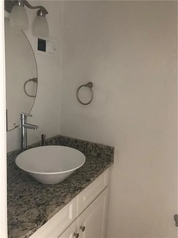 6980 Roswell Road Ne Unit I6, Atlanta, Georgia 30328, 1 Bedroom Bedrooms, ,1 BathroomBathrooms,Residential,Sold,6980 Roswell Road Ne Unit I6,5941212
