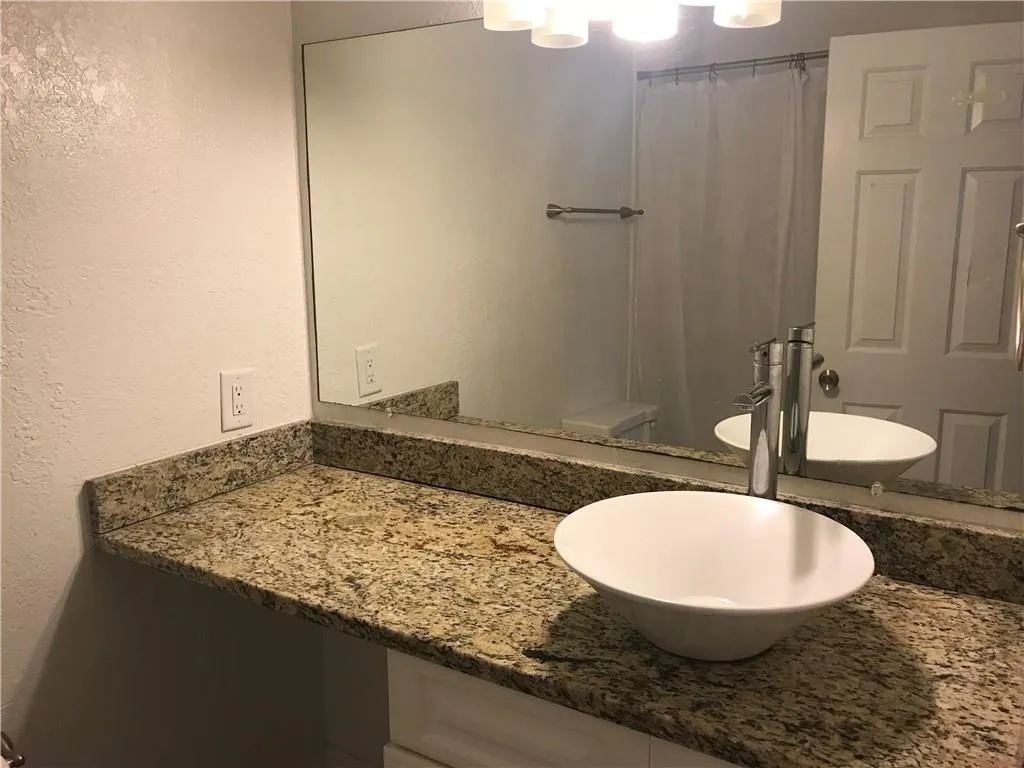 6980 Roswell Road Ne Unit I6, Atlanta, Georgia 30328, 1 Bedroom Bedrooms, ,1 BathroomBathrooms,Residential,Sold,6980 Roswell Road Ne Unit I6,5941212