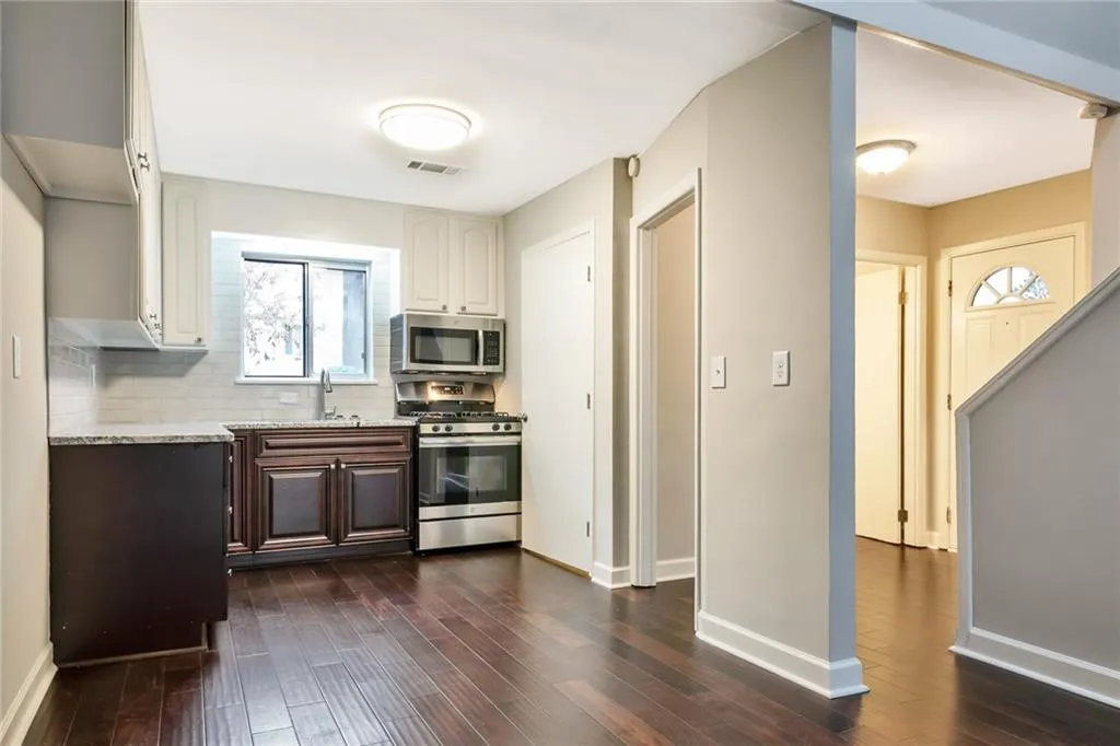 346 Carpenter Drive Unit 78, Atlanta, Georgia 30328, 2 Bedrooms Bedrooms, ,1 BathroomBathrooms,Residential,Sold,346 Carpenter Drive Unit 78,6658381