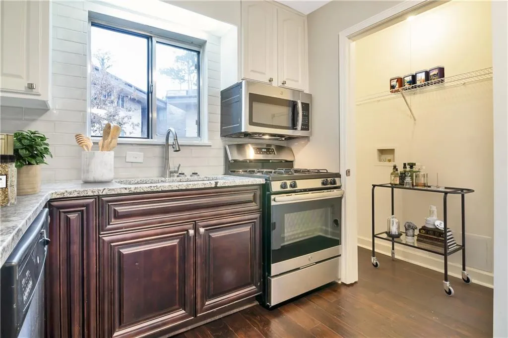 346 Carpenter Drive Unit 78, Atlanta, Georgia 30328, 2 Bedrooms Bedrooms, ,1 BathroomBathrooms,Residential,Sold,346 Carpenter Drive Unit 78,6658381