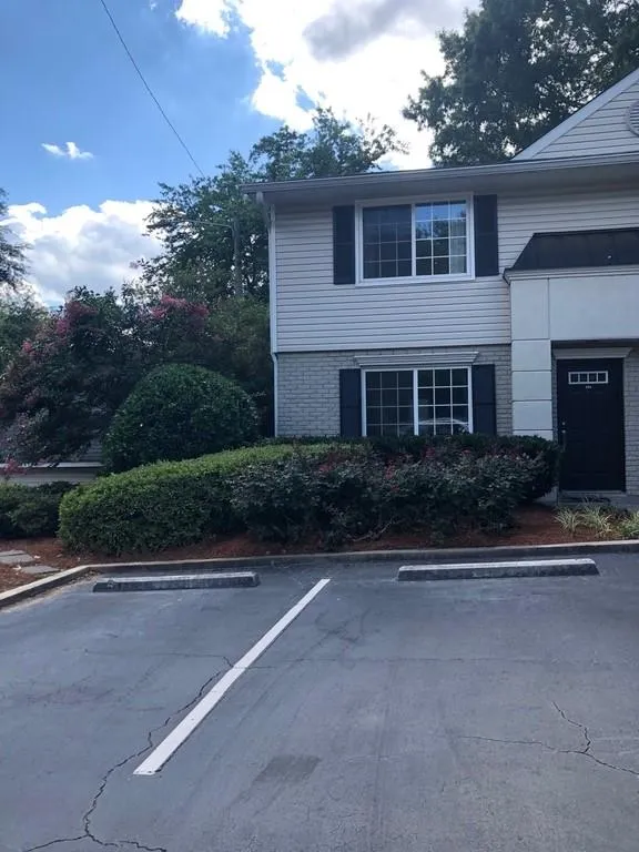 6940 Roswell Road Unit 25a, Atlanta, Georgia 30328, 2 Bedrooms Bedrooms, ,1 BathroomBathrooms,Residential,Sold,6940 Roswell Road Unit 25a,6570849