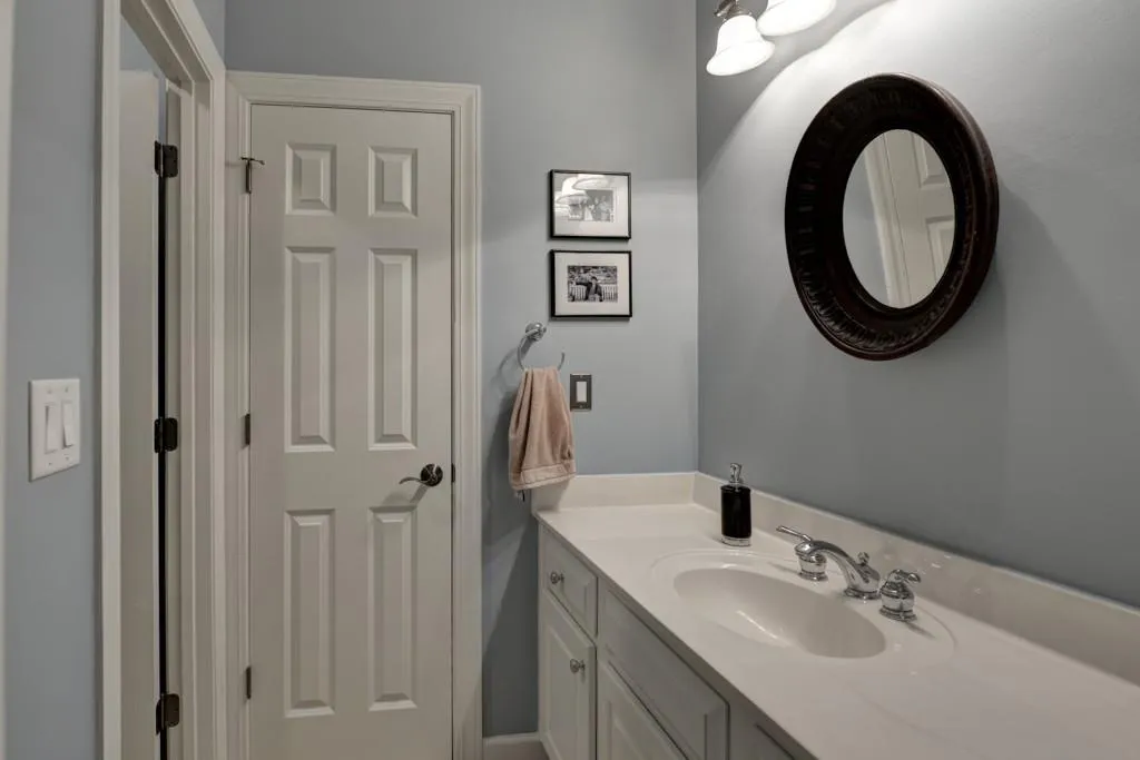 515 Enclave Circle, Atlanta, Georgia 30342, 5 Bedrooms Bedrooms, ,4 BathroomsBathrooms,Residential,Sold,515 Enclave Circle,5626967