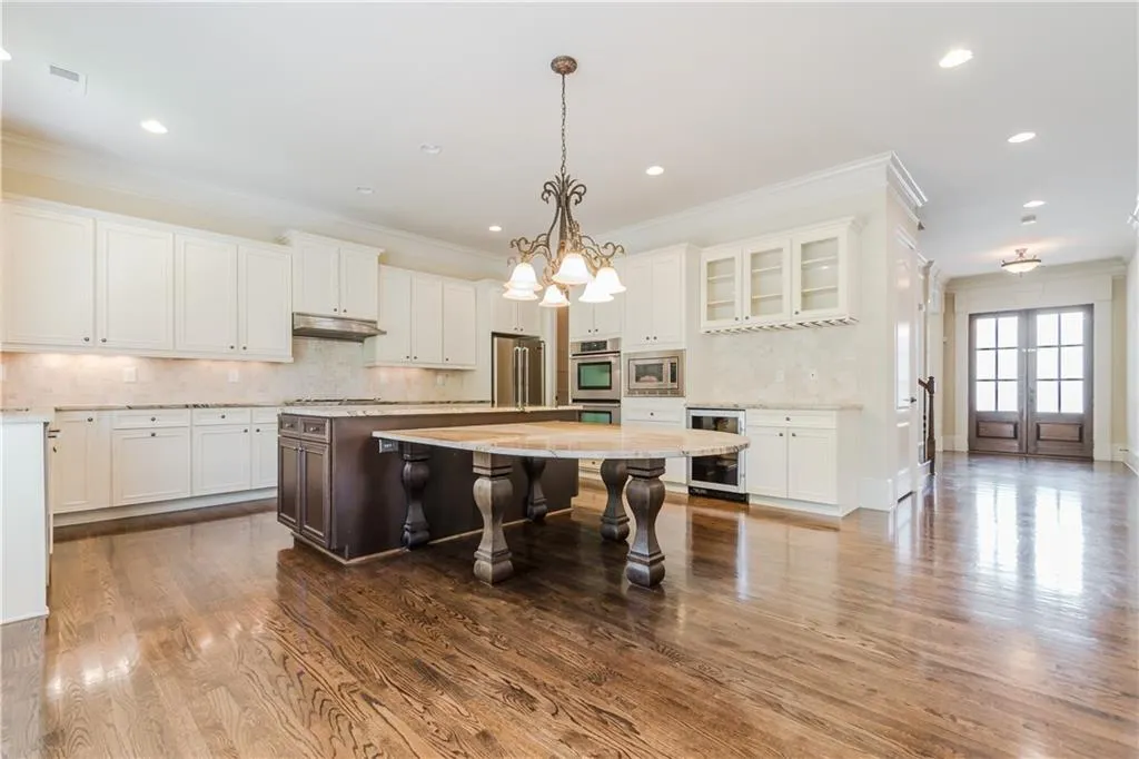 6284 Mount Vernon Oaks Drive, Sandy Springs, Georgia 30328, 5 Bedrooms Bedrooms, ,4 BathroomsBathrooms,Residential,Sold,6284 Mount Vernon Oaks Drive,5705636