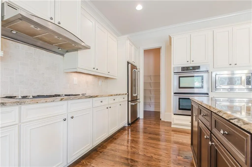 6284 Mount Vernon Oaks Drive, Sandy Springs, Georgia 30328, 5 Bedrooms Bedrooms, ,4 BathroomsBathrooms,Residential,Sold,6284 Mount Vernon Oaks Drive,5705636