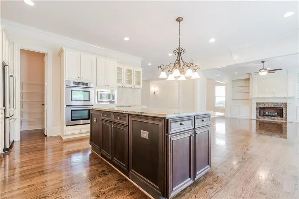 6284 Mount Vernon Oaks Drive, Sandy Springs, Georgia 30328, 5 Bedrooms Bedrooms, ,4 BathroomsBathrooms,Residential,Sold,6284 Mount Vernon Oaks Drive,5705636
