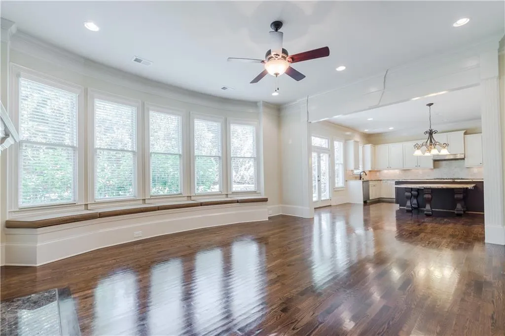 6284 Mount Vernon Oaks Drive, Sandy Springs, Georgia 30328, 5 Bedrooms Bedrooms, ,4 BathroomsBathrooms,Residential,Sold,6284 Mount Vernon Oaks Drive,5705636
