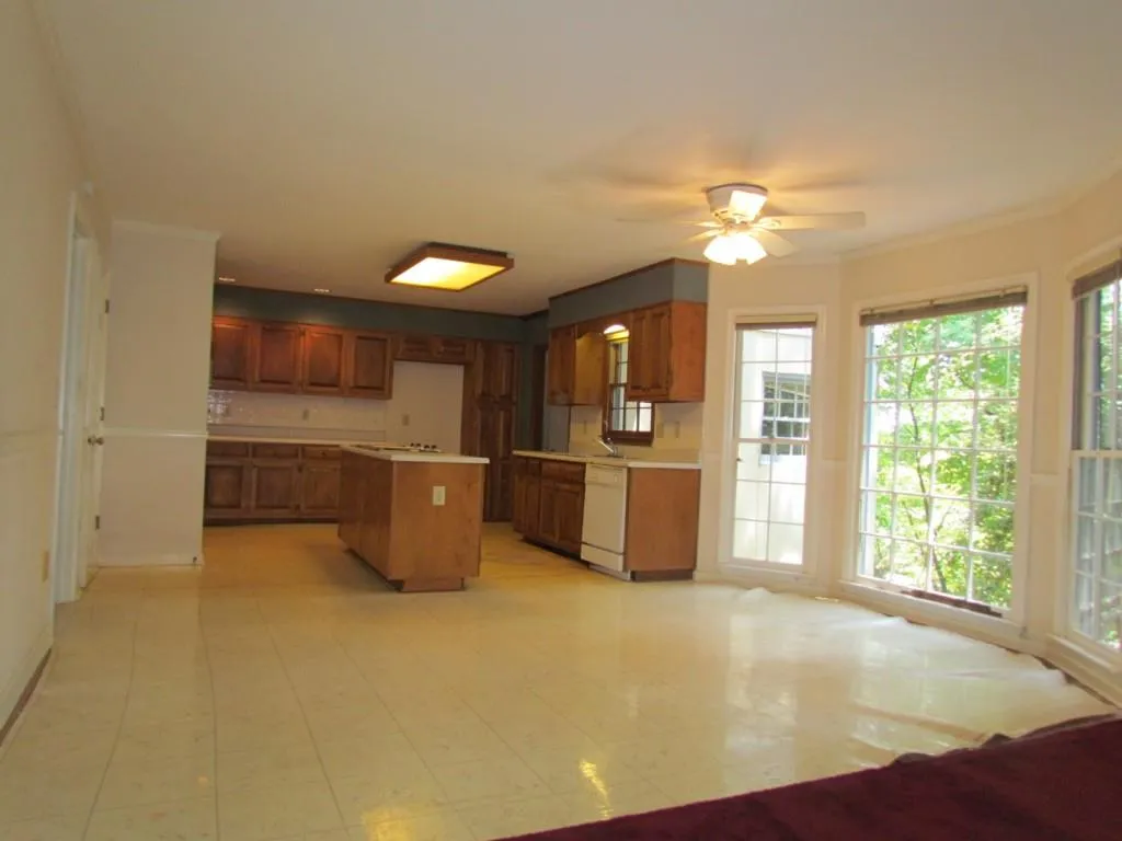 7600 Hunters Woods Drive, Sandy Springs, Georgia 30350, 4 Bedrooms Bedrooms, ,3 BathroomsBathrooms,Residential,Sold,7600 Hunters Woods Drive,5729669