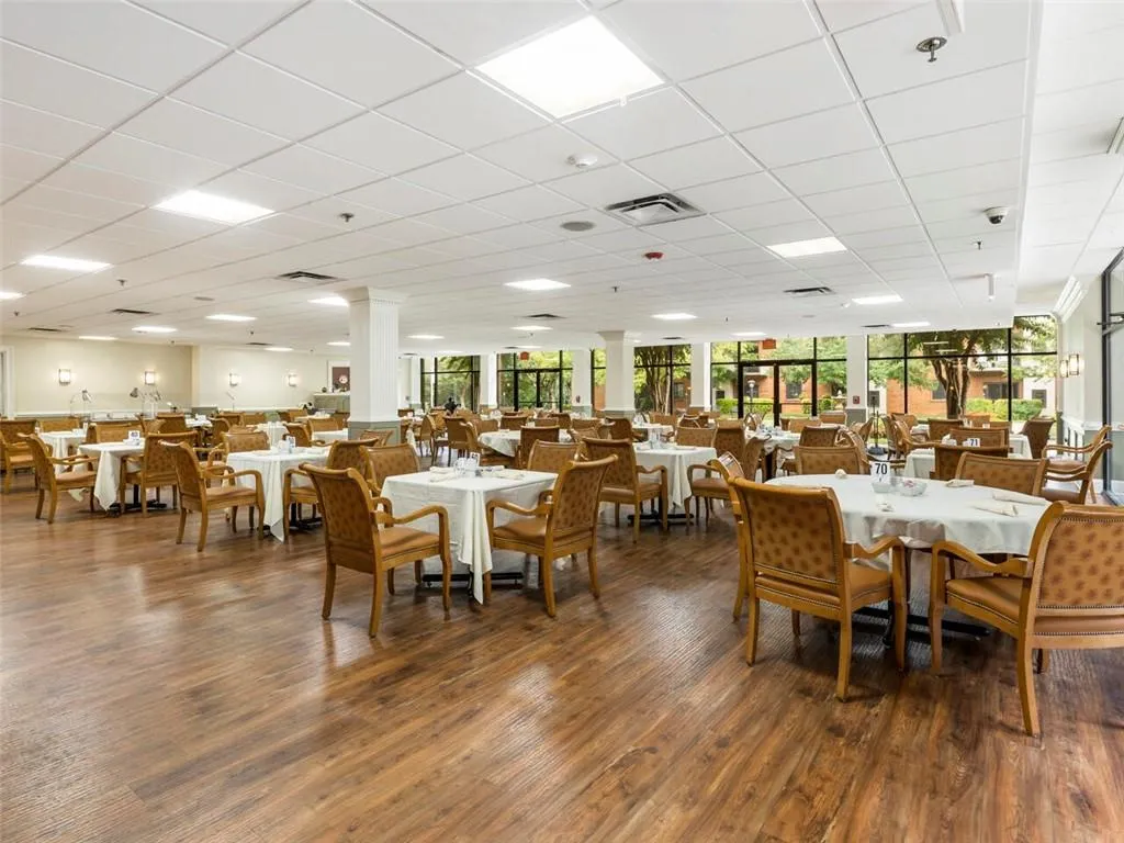 300 Johnson Ferry Road Ne Unit B913, Sandy Springs, Georgia 30328, 2 Bedrooms Bedrooms, ,2 BathroomsBathrooms,Residential,Sold,300 Johnson Ferry Road Ne Unit B913,7113443