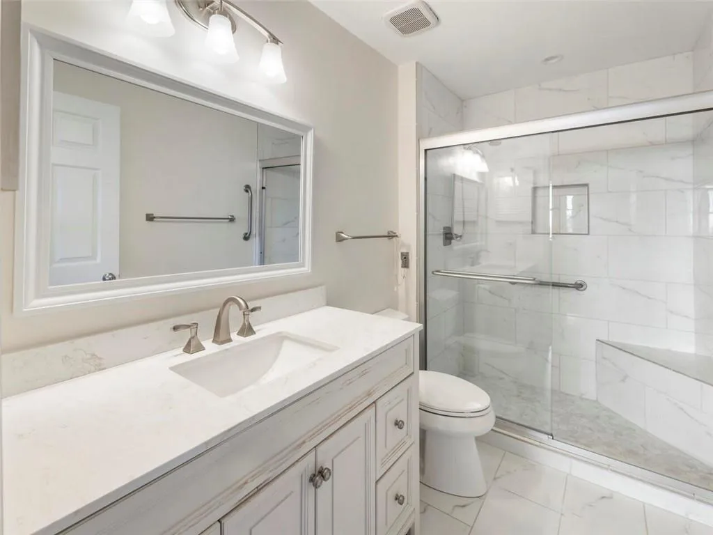 300 Johnson Ferry Road Ne Unit B913, Sandy Springs, Georgia 30328, 2 Bedrooms Bedrooms, ,2 BathroomsBathrooms,Residential,Sold,300 Johnson Ferry Road Ne Unit B913,7113443