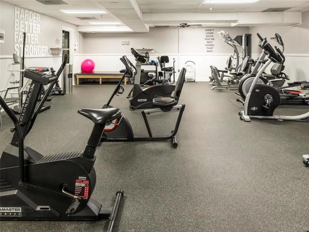 300 Johnson Ferry Road Ne Unit B913, Sandy Springs, Georgia 30328, 2 Bedrooms Bedrooms, ,2 BathroomsBathrooms,Residential,Sold,300 Johnson Ferry Road Ne Unit B913,7113443