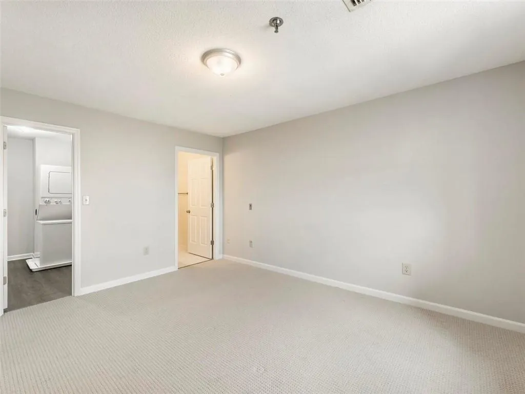 300 Johnson Ferry Road Ne Unit B913, Sandy Springs, Georgia 30328, 2 Bedrooms Bedrooms, ,2 BathroomsBathrooms,Residential,Sold,300 Johnson Ferry Road Ne Unit B913,7113443