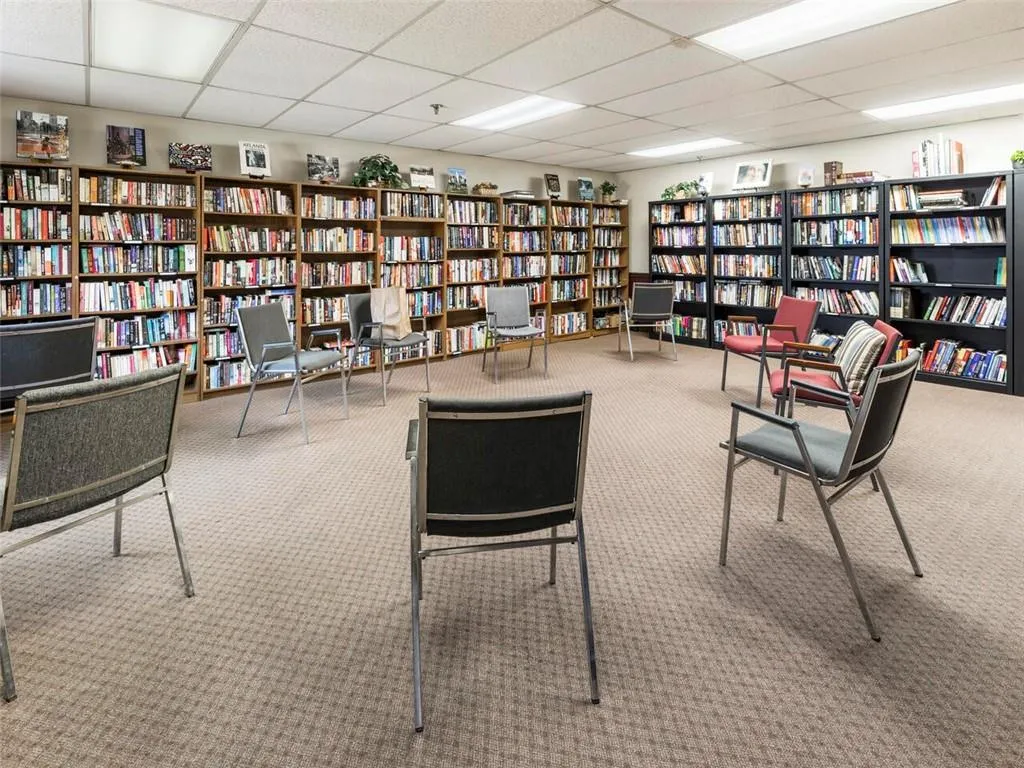 300 Johnson Ferry Road Ne Unit B913, Sandy Springs, Georgia 30328, 2 Bedrooms Bedrooms, ,2 BathroomsBathrooms,Residential,Sold,300 Johnson Ferry Road Ne Unit B913,7113443