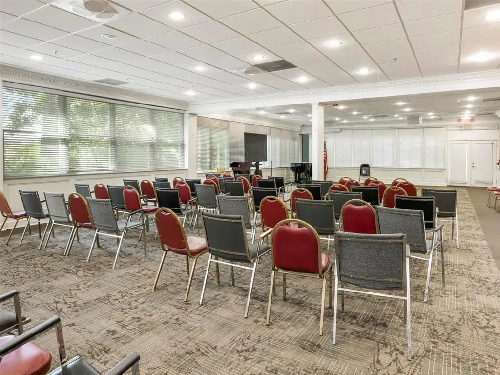 300 Johnson Ferry Road Ne Unit B913, Sandy Springs, Georgia 30328, 2 Bedrooms Bedrooms, ,2 BathroomsBathrooms,Residential,Sold,300 Johnson Ferry Road Ne Unit B913,7113443