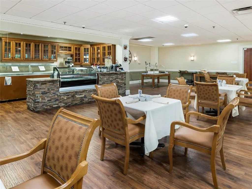 300 Johnson Ferry Road Ne Unit B913, Sandy Springs, Georgia 30328, 2 Bedrooms Bedrooms, ,2 BathroomsBathrooms,Residential,Sold,300 Johnson Ferry Road Ne Unit B913,7113443