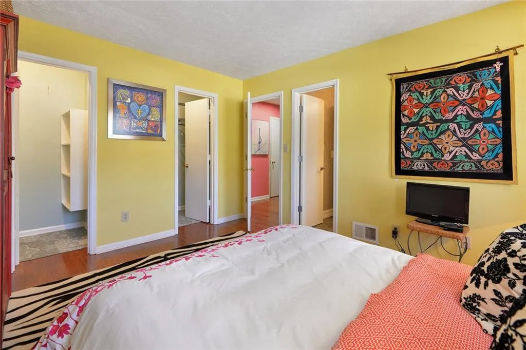 7750 Roswell Road Unit 5f, Sandy Springs, Georgia 30350, 2 Bedrooms Bedrooms, ,1 BathroomBathrooms,Residential,Sold,7750 Roswell Road Unit 5f,6685505