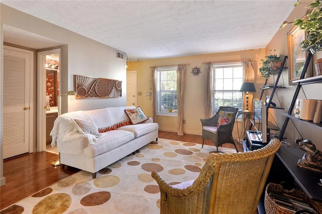 7750 Roswell Road Unit 5f, Sandy Springs, Georgia 30350, 2 Bedrooms Bedrooms, ,1 BathroomBathrooms,Residential,Sold,7750 Roswell Road Unit 5f,6685505