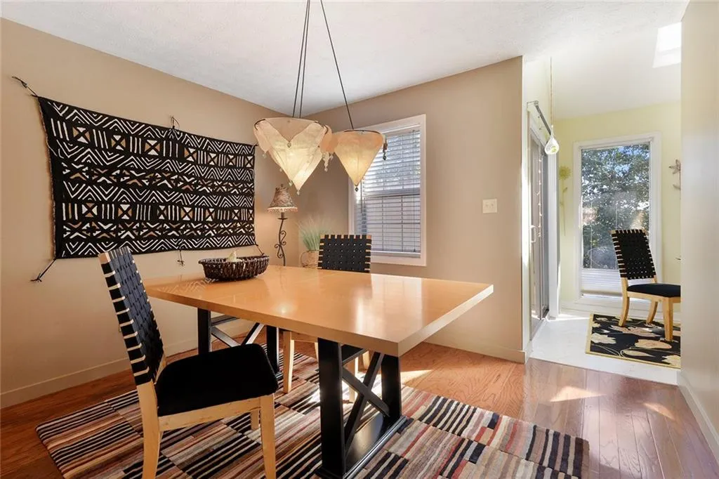 7750 Roswell Road Unit 5f, Sandy Springs, Georgia 30350, 2 Bedrooms Bedrooms, ,1 BathroomBathrooms,Residential,Sold,7750 Roswell Road Unit 5f,6685505