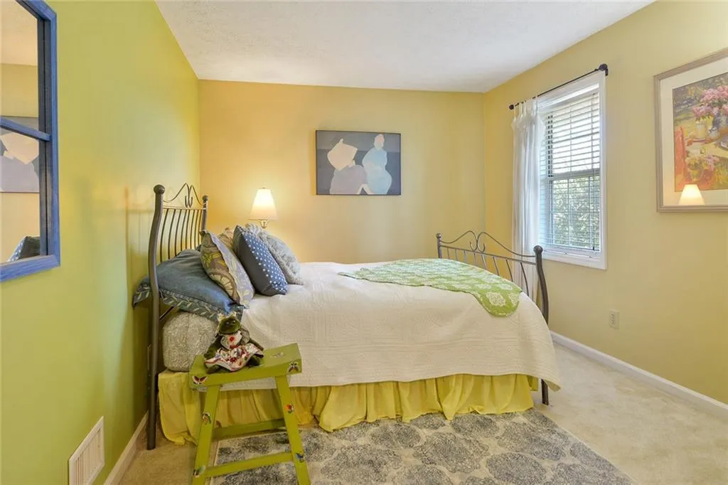 7750 Roswell Road Unit 5f, Sandy Springs, Georgia 30350, 2 Bedrooms Bedrooms, ,1 BathroomBathrooms,Residential,Sold,7750 Roswell Road Unit 5f,6685505