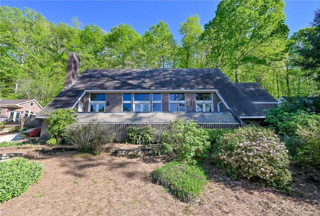 1010 Edgewater Drive, Sandy Springs, Georgia 30328, 4 Bedrooms Bedrooms, ,3 BathroomsBathrooms,Residential,Sold,1010 Edgewater Drive,7200686