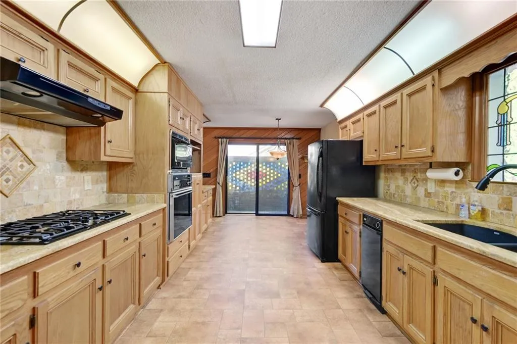 1010 Edgewater Drive, Sandy Springs, Georgia 30328, 4 Bedrooms Bedrooms, ,3 BathroomsBathrooms,Residential,Sold,1010 Edgewater Drive,7200686