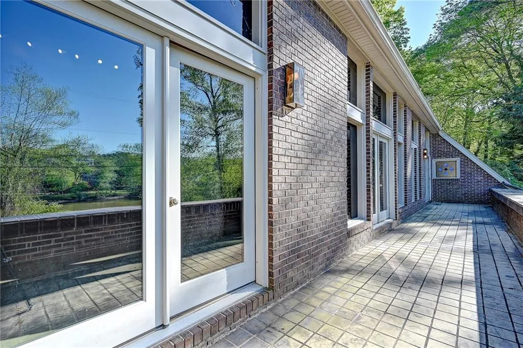 1010 Edgewater Drive, Sandy Springs, Georgia 30328, 4 Bedrooms Bedrooms, ,3 BathroomsBathrooms,Residential,Sold,1010 Edgewater Drive,7200686