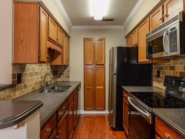 23105 Plantation Drive Ne Unit 23105, Atlanta, Georgia 30324, 2 Bedrooms Bedrooms, ,2 BathroomsBathrooms,Residential,Sold,23105 Plantation Drive Ne Unit 23105,5706676