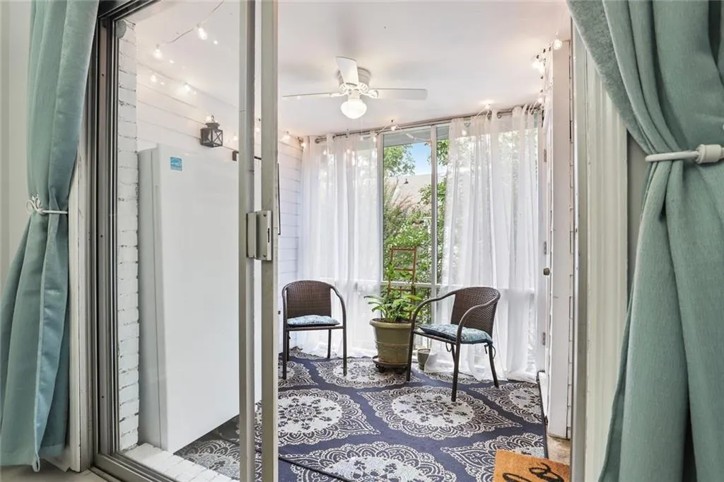 6700 Roswell Road Unit 24-h, Sandy Springs, Georgia 30328, 2 Bedrooms Bedrooms, ,2 BathroomsBathrooms,Residential,Sold,6700 Roswell Road Unit 24-h,6941308