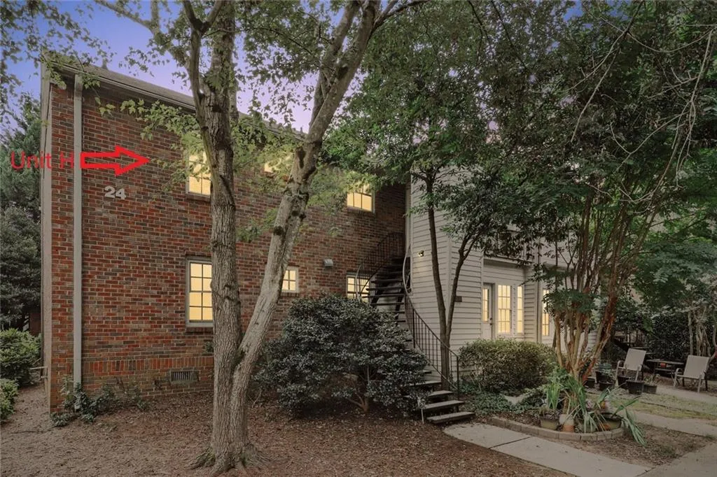 6700 Roswell Road Unit 24-h, Sandy Springs, Georgia 30328, 2 Bedrooms Bedrooms, ,2 BathroomsBathrooms,Residential,Sold,6700 Roswell Road Unit 24-h,6941308