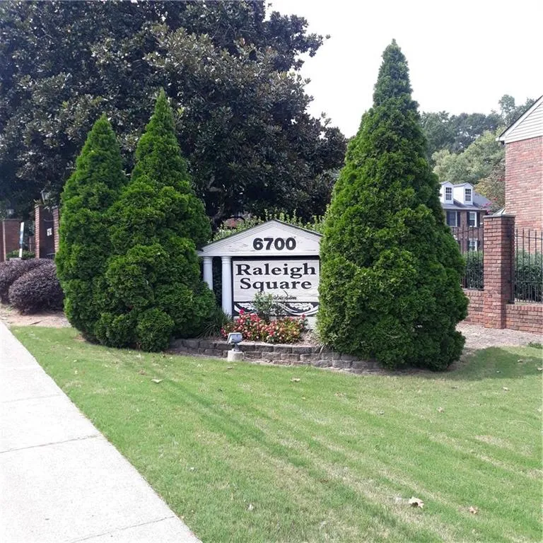 6700 Roswell Road Unit 24-h, Sandy Springs, Georgia 30328, 2 Bedrooms Bedrooms, ,2 BathroomsBathrooms,Residential,Sold,6700 Roswell Road Unit 24-h,6941308