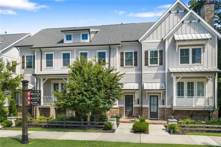 Welcome home! Steps from Market District Crabapple and Downtown