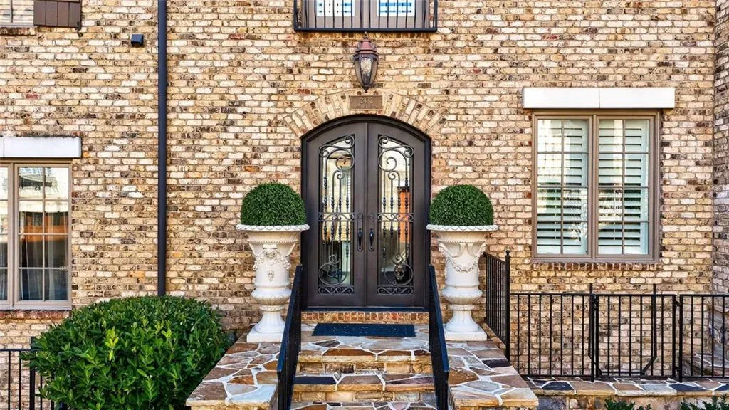 2832 Paces Lookout Lane Se, Atlanta, Georgia 30339, 4 Bedrooms Bedrooms, 0 ,4 BathroomsBathrooms,Residential,Sold,2832 Paces Lookout Lane Se,7708138