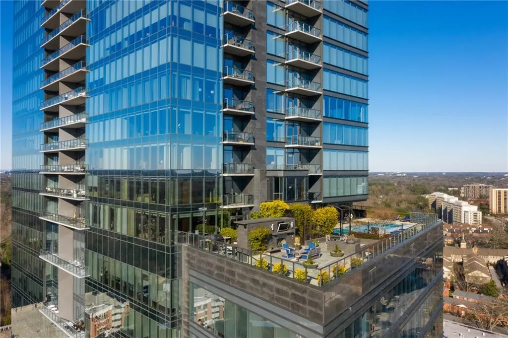 View of apartment building / complex