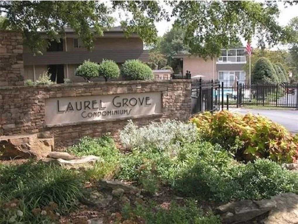 346 Carpenter Drive Unit 31, Atlanta, Georgia 30328, 2 Bedrooms Bedrooms, ,2 BathroomsBathrooms,Residential,Sold,346 Carpenter Drive Unit 31,5912010