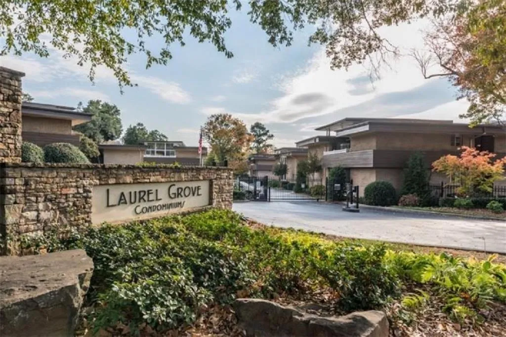 346 Carpenter Drive Unit 31, Atlanta, Georgia 30328, 2 Bedrooms Bedrooms, ,2 BathroomsBathrooms,Residential,Sold,346 Carpenter Drive Unit 31,5912010