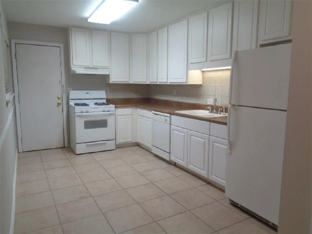 346 Carpenter Drive Unit 31, Atlanta, Georgia 30328, 2 Bedrooms Bedrooms, ,2 BathroomsBathrooms,Residential,Sold,346 Carpenter Drive Unit 31,5912010