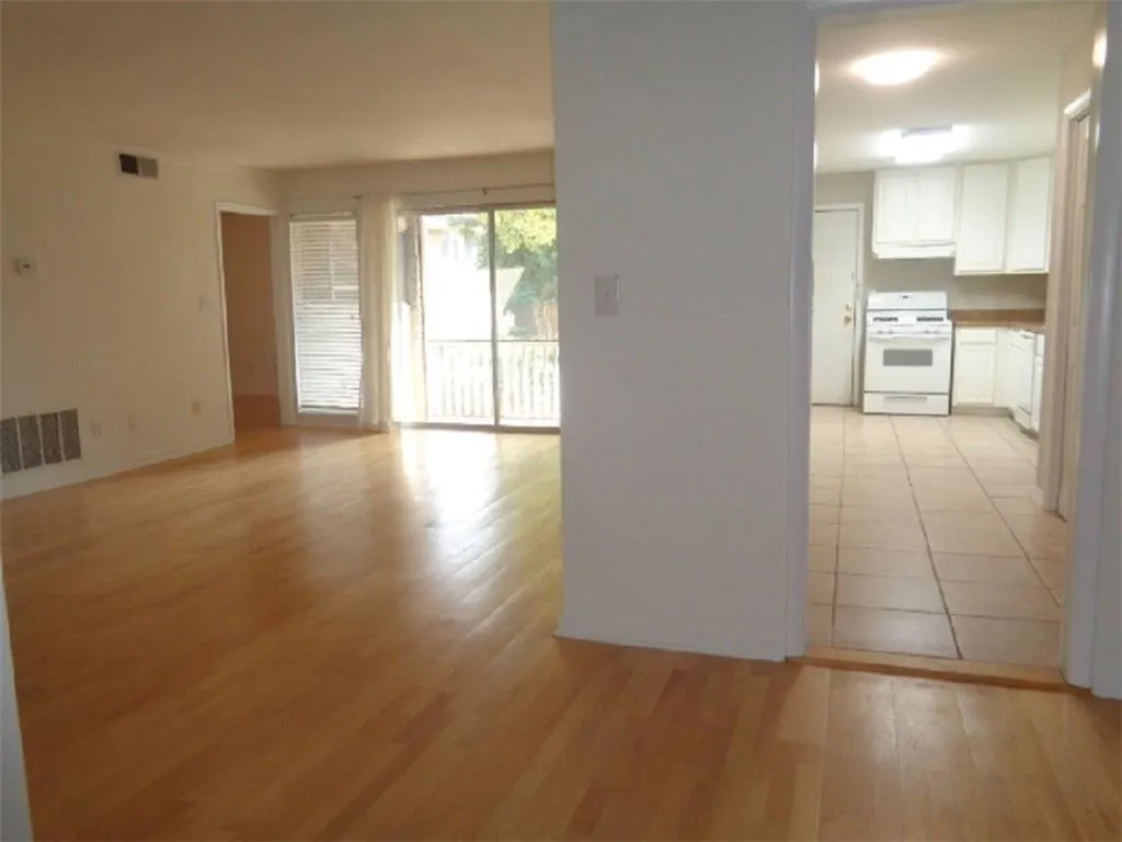 346 Carpenter Drive Unit 31, Atlanta, Georgia 30328, 2 Bedrooms Bedrooms, ,2 BathroomsBathrooms,Residential,Sold,346 Carpenter Drive Unit 31,5912010